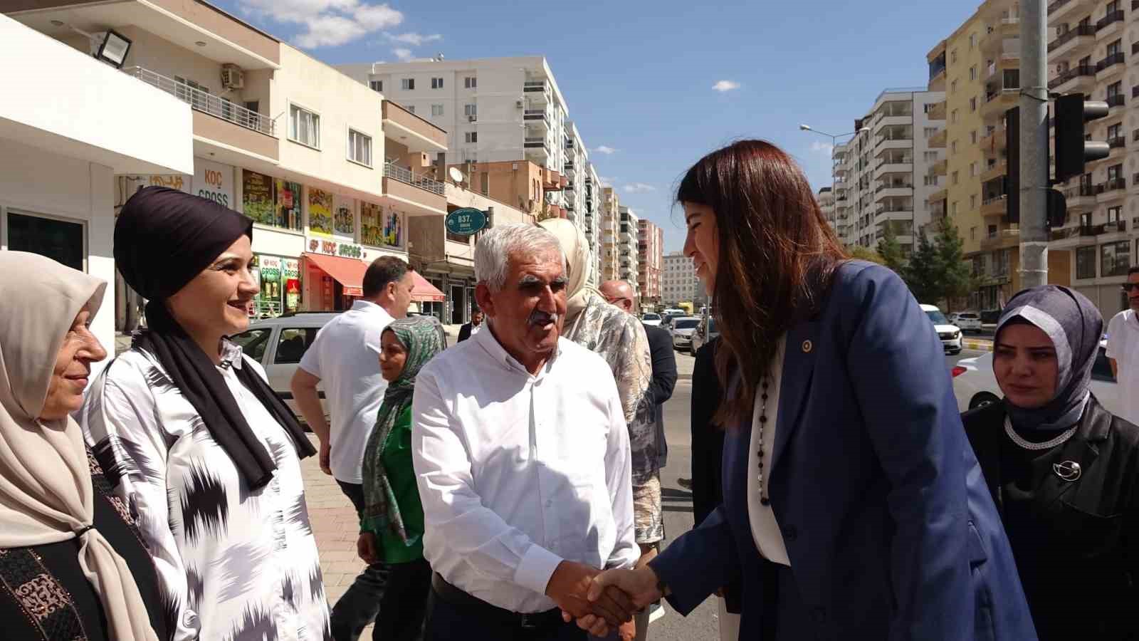 AK Parti İstanbul Milletvekili Ayaydın Midyat’ta temaslarda bulundu 
