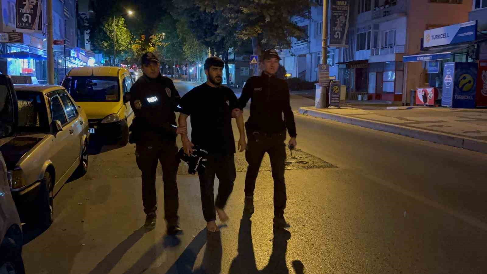 Edirne sokaklarında hareketli anlar: Kaçak göçmenler kovalamacayla yakalandı 