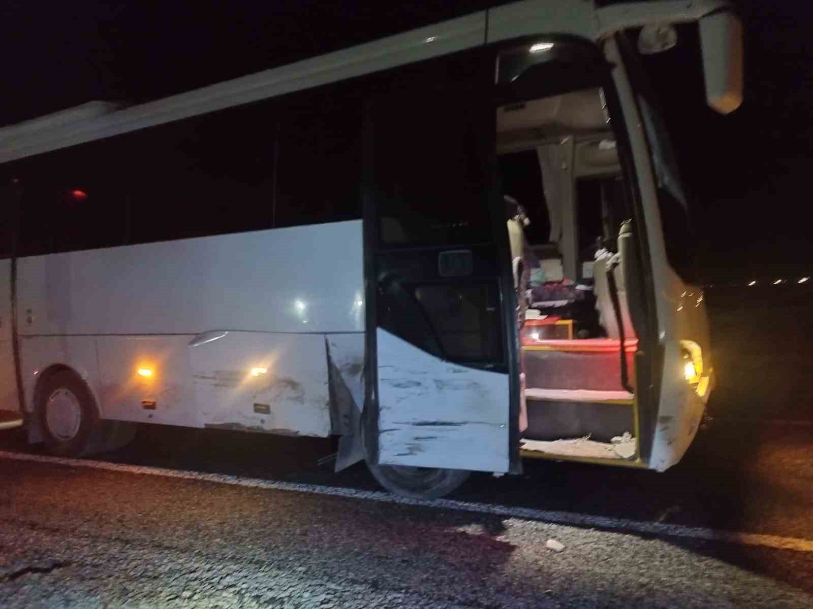 Konya’da midibüs ile otomobil çarpıştı: 1 yaralı