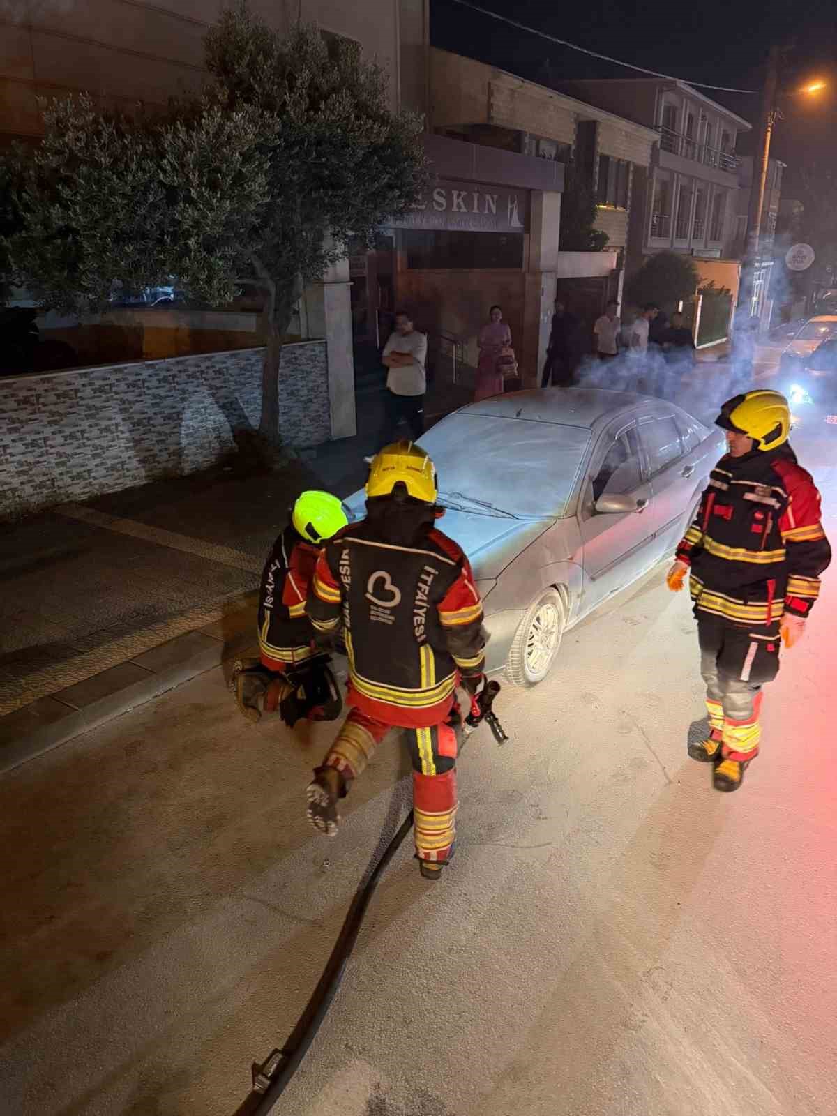 Bandırma’da araç yangını söndürüldü 