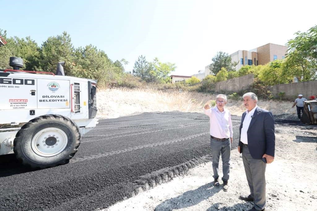 Dilovası’nda hastane otoparkı genişletiliyor, tarihi sokaklar yenileniyor 