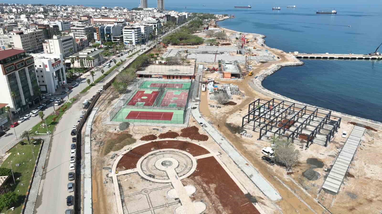 Depremle birlikte 80 santimetre kaymanın yaşandığı İskenderun sahili yeniden hayat buluyor 