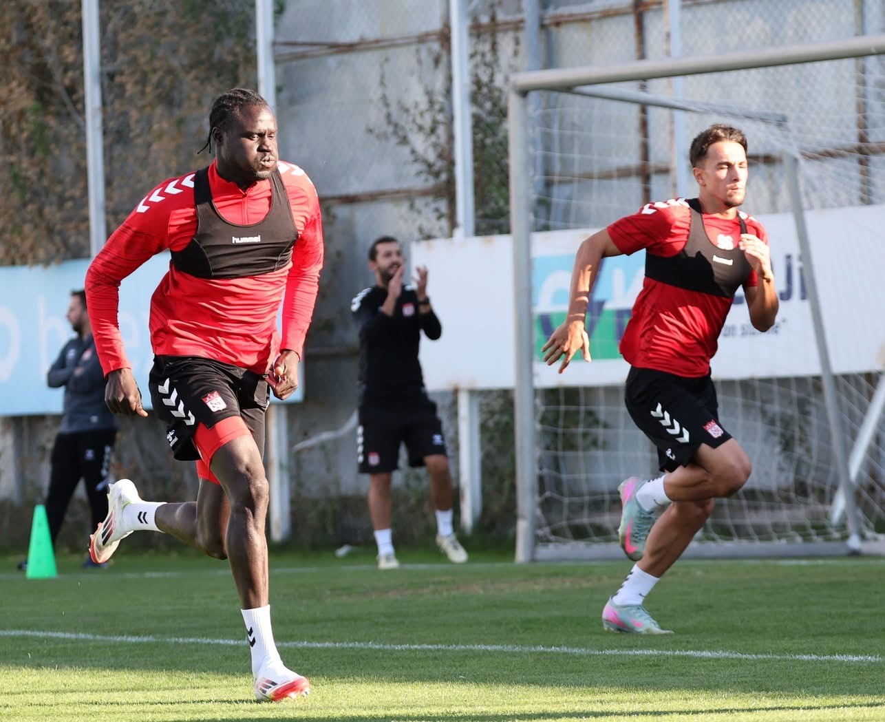 Sivasspor, Sarıyer maçı hazırlıklarını sürdürdü 