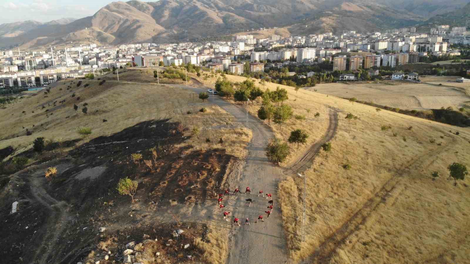 Muş’ta karate sporcuları dağ koşusuyla kondisyon artırıyor 