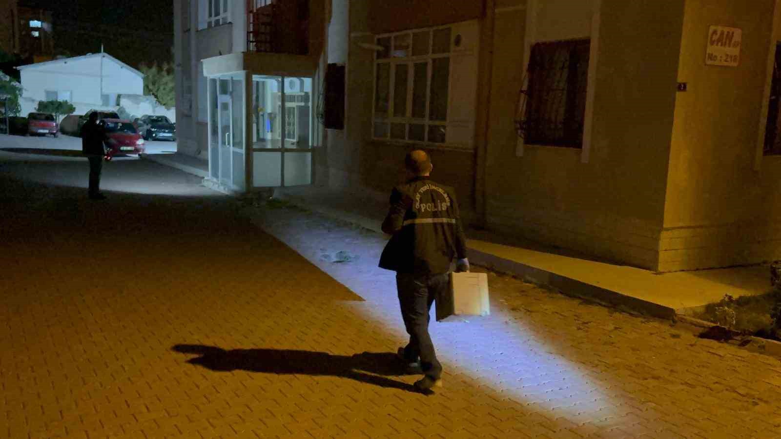 Tartıştıkları şahsın babasını bıçakladılar: 1’i ağır 2 yaralı 
