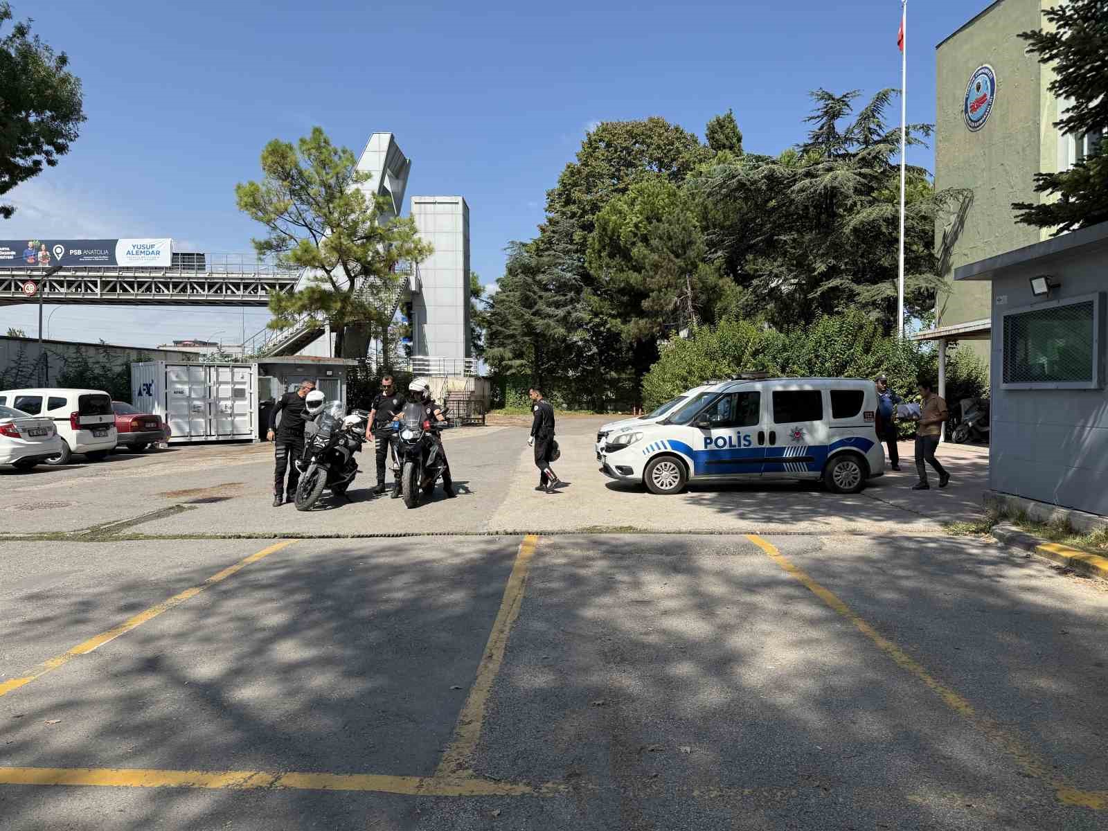 Sakarya’da 2 çocuğun yaralandığı, 4 evin yakıldığı husumetlilerin kavgasında 5 şüpheli adliyede 
