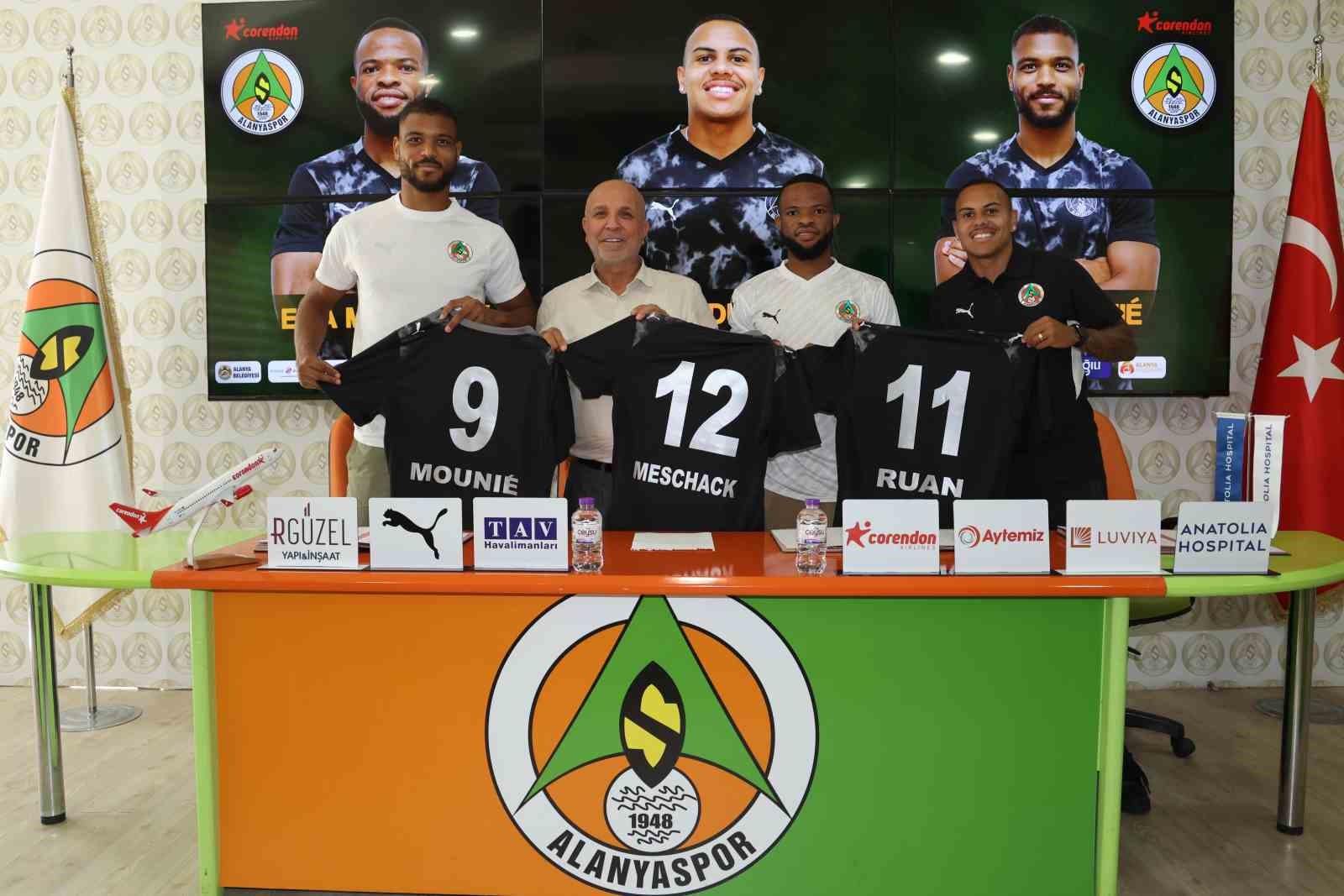 Alanyaspor’dan 3 imza 