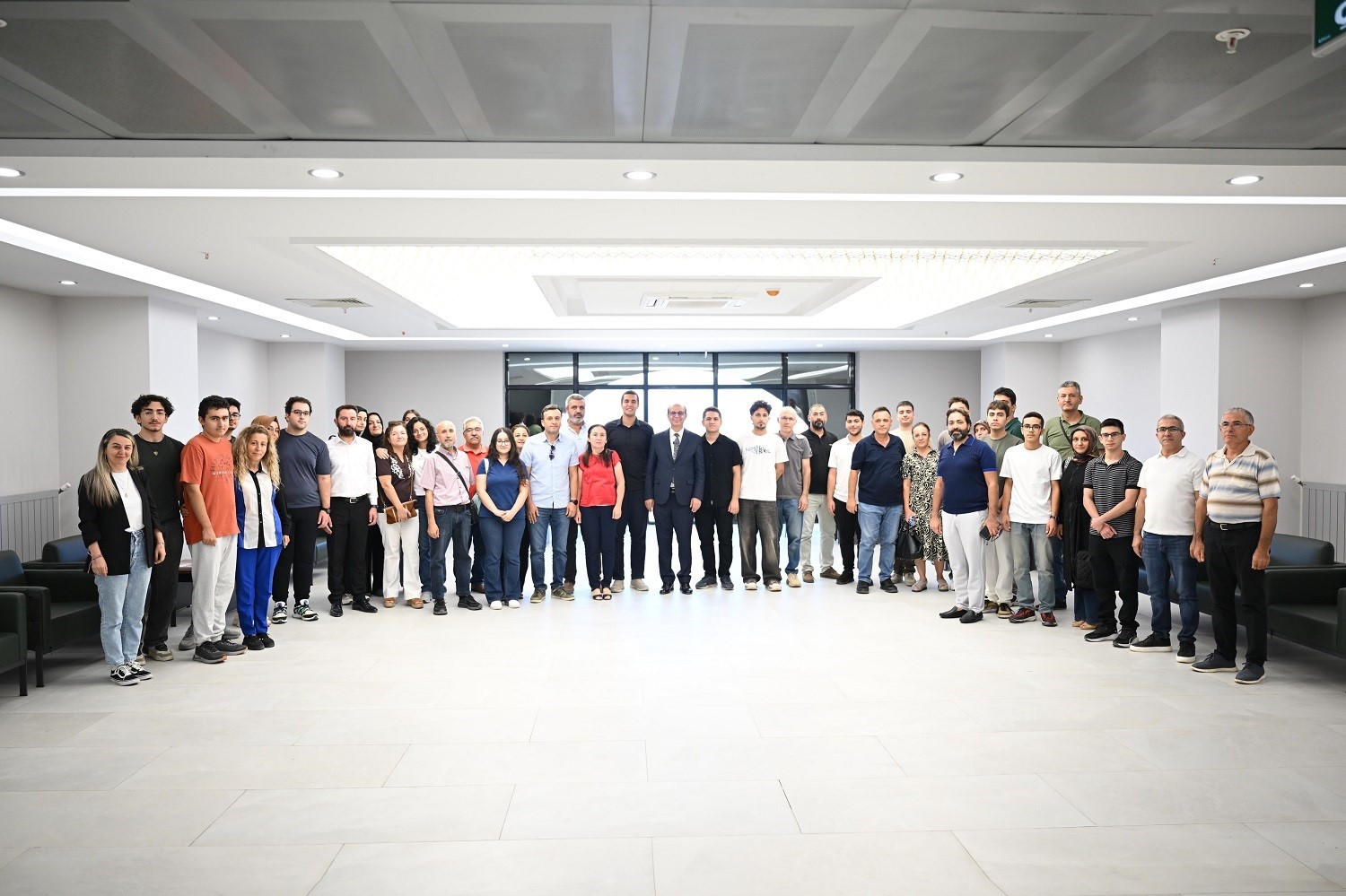 Yeşilyurt’ta YKS’de ilk 2 bine giren öğrencilere ödül 