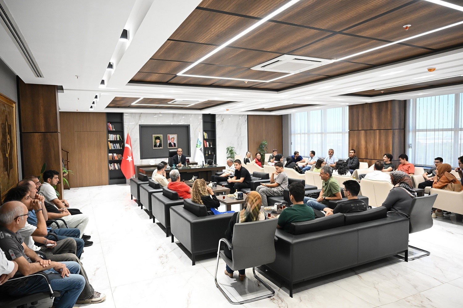 Yeşilyurt’ta YKS’de ilk 2 bine giren öğrencilere ödül 