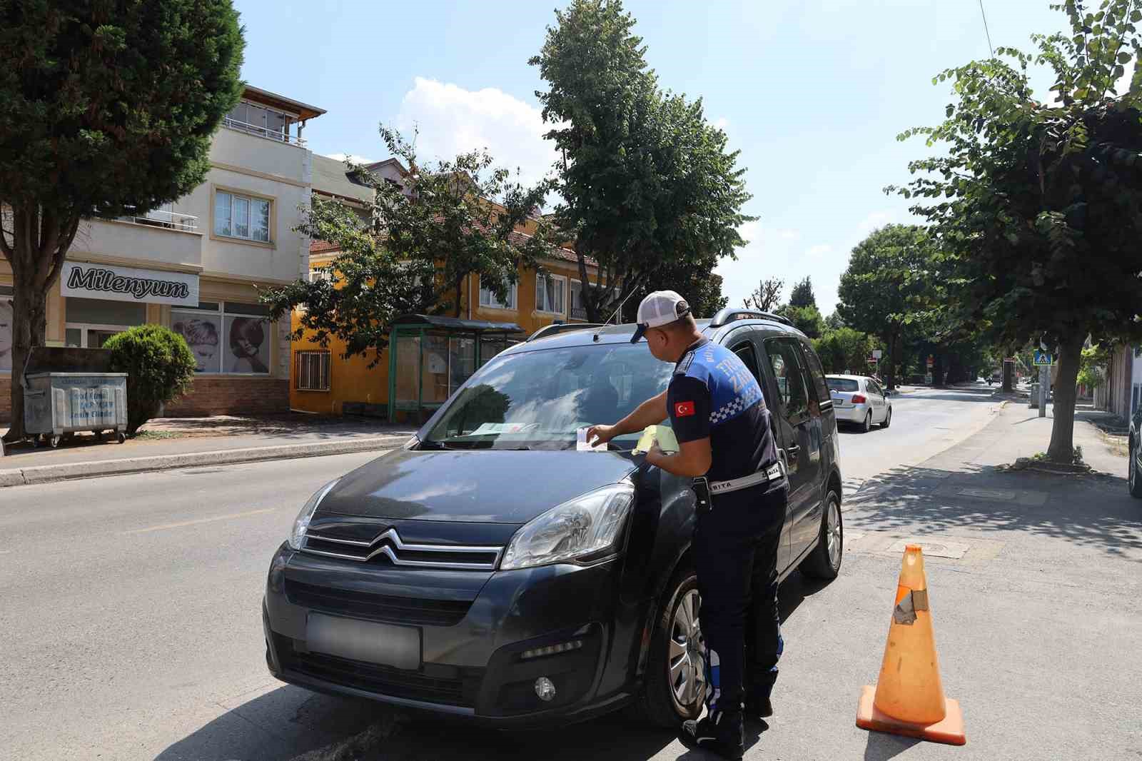 Büyükşehir zabıtası tek tek uyardı 