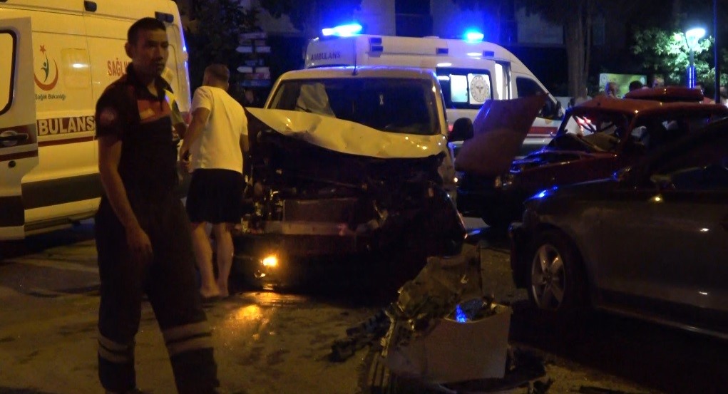 Burdur’da feci kaza: 1 ölü 4 yaralı 